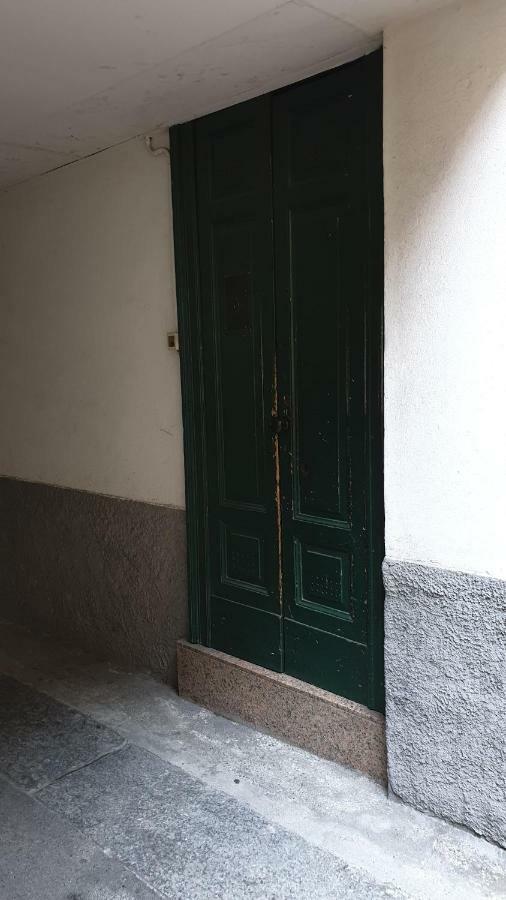 Apartment Old Wall Como Center Exterior foto